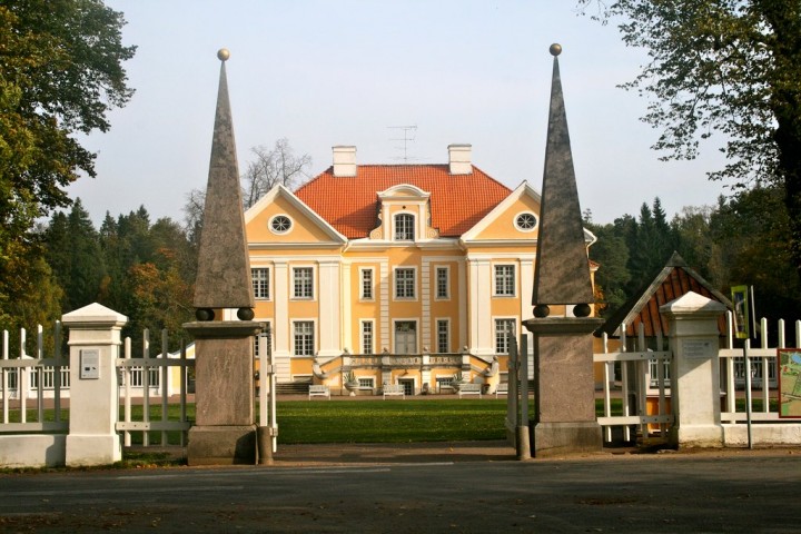 Palmse-Manor-House-Estonia-720x480.jpg